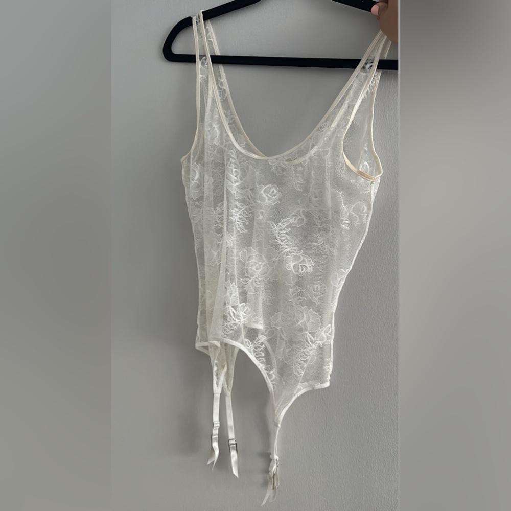 Flour Du Mal lace top / lingerie